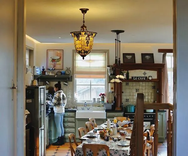 فندق Uylenburg- Du Midi 3*