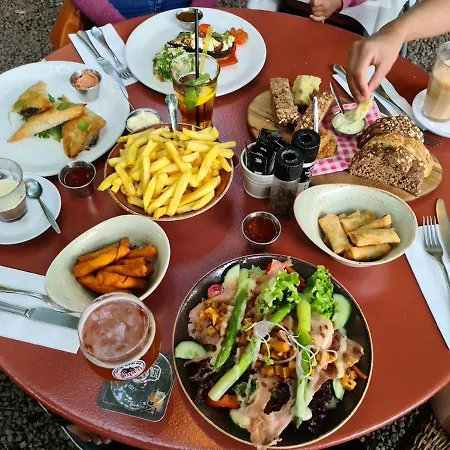 Hotel Uylenburg- Du Midi 3*